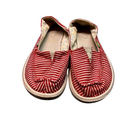 Sanuk Red White Striped Castaway Low Top Moccasins Flat Slip On Shoes Girls - Picture 2 of 6
